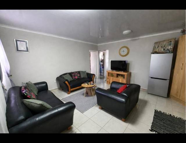 3 BEDROOM TOWNHOUSE FOR SALE IN KENLEAF